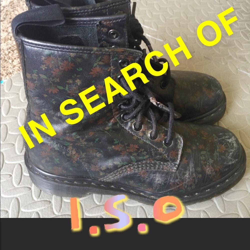 ISO Dr. Martens Floral print
